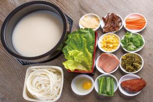 云南过桥米线的正确吃法