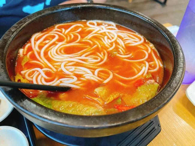 过桥米线加盟如何提高竞争力？